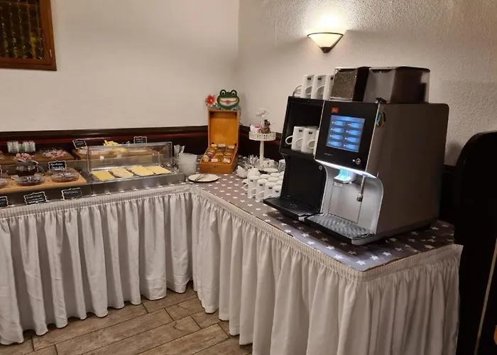 & Cafe Goeller מלון רוטנבורג אוב דר טאובר