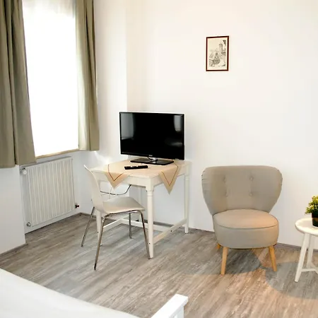 Hotel&café Göller Hotell 2*