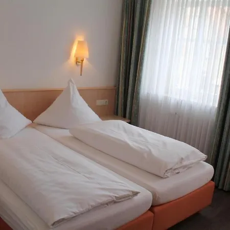 Hotell Hotel&café Göller 2*