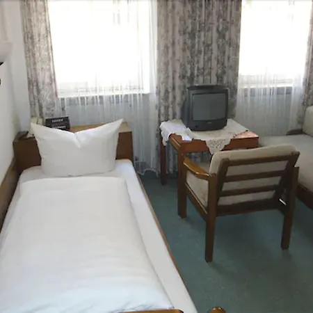 & Cafe Goeller Hotel 2*