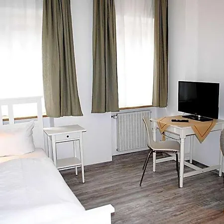 Hotel&café Göller Hotell 2*