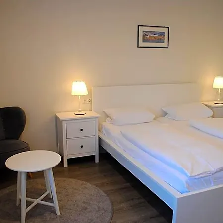 Hotel&café Göller Hotell 2*