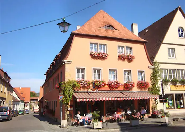 Hotel&café Göller 2*