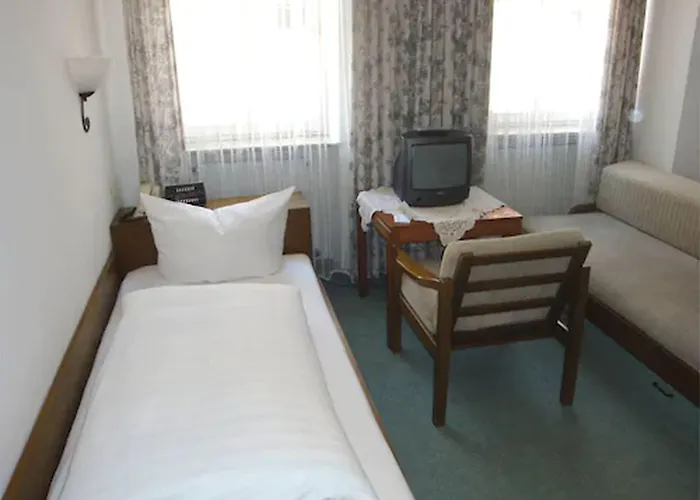 & Cafe Goeller Hotel 2*