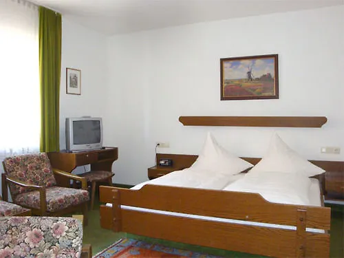 & Cafe Goeller Hotel